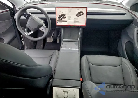 2026 Tesla Model Y z USA, uszkodzony, nr VIN 7SAYGDEE4TA462089